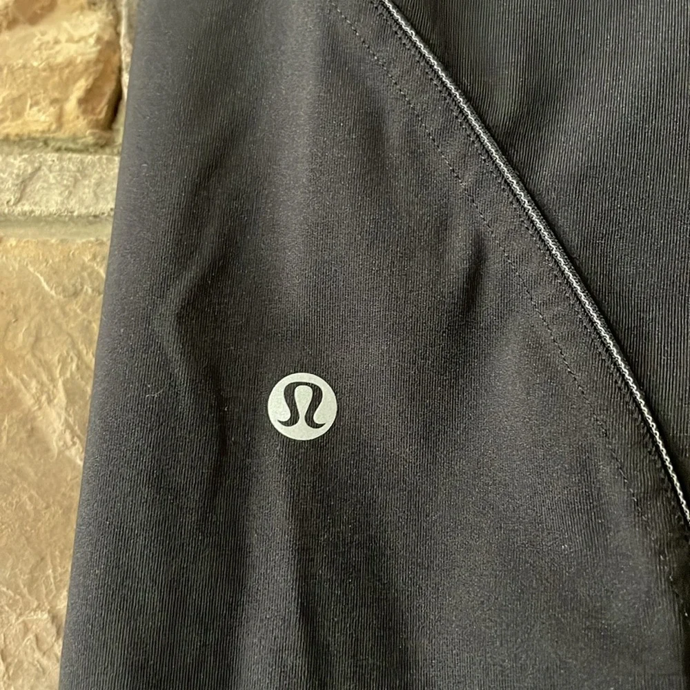 LIKE NEW LULULEMON Leggings! - Picture 4 of 11